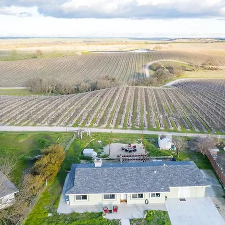 Villa Grape Escape Farmhouse
